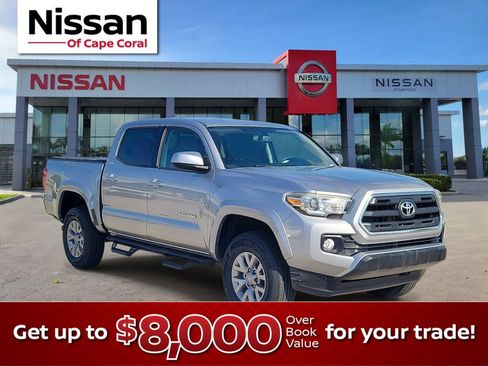 Used 2017 Toyota Tacoma SR5 RWD image 1