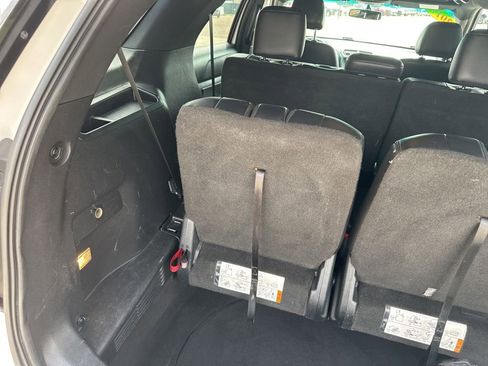 Used 2017 Ford Explorer XLT w/ Equipment Group 202A FWD image 22