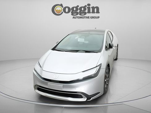 New 2025 Toyota Prius Plug-In Hybrid image 32