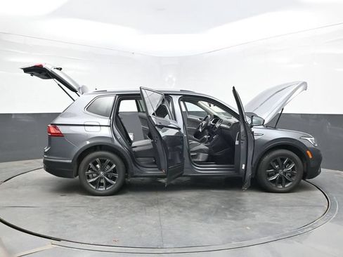 Used 2023 Volkswagen Tiguan SE AWD/4WD image 51