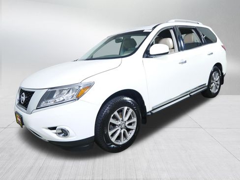 Used 2014 Nissan Pathfinder SL w/ SL Premium Package AWD/4WD image 3