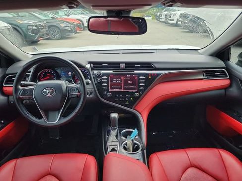 Used 2019 Toyota Camry XSE FWD image 9