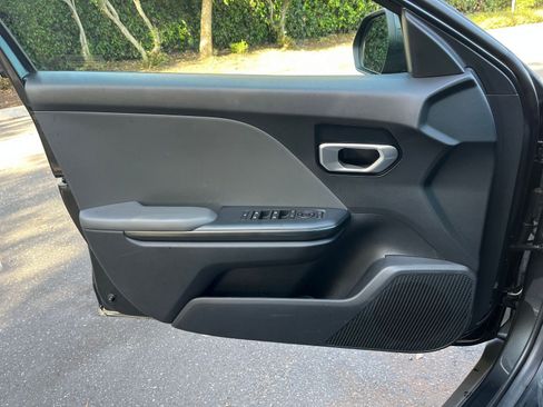 Used 2025 Kia K4 LXS image 18