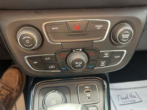 Used 2019 Jeep Compass Limited image 26