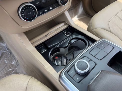 Used 2014 Mercedes-Benz GL 450 4MATIC image 23