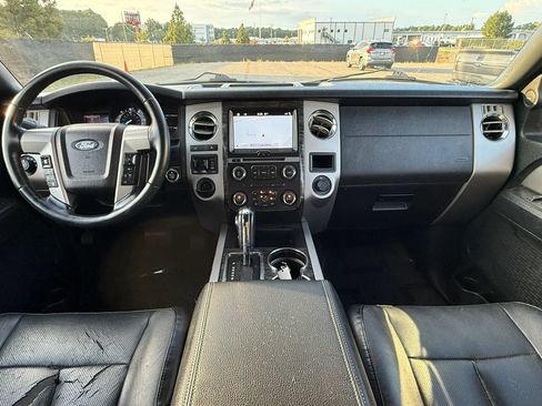 Used 2017 Ford Expedition EL Limited RWD image 3