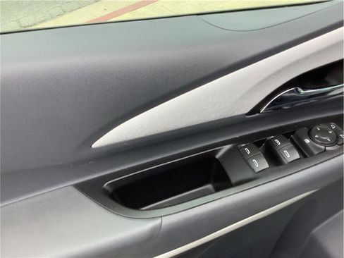 Used 2020 Chevrolet Bolt LT FWD image 12