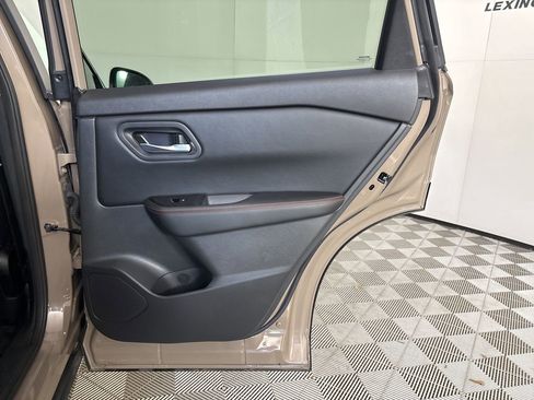 Used 2025 Nissan Rogue SV image 23