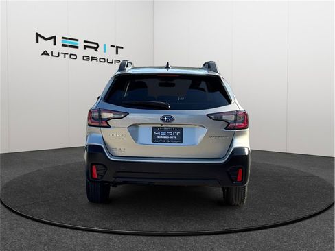 Used 2020 Subaru Outback Premium image 8