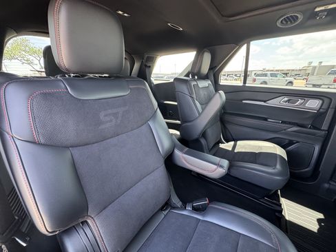 Certified 2025 Ford Explorer ST w/ Sun And Sound Package AWD/4WD image 31