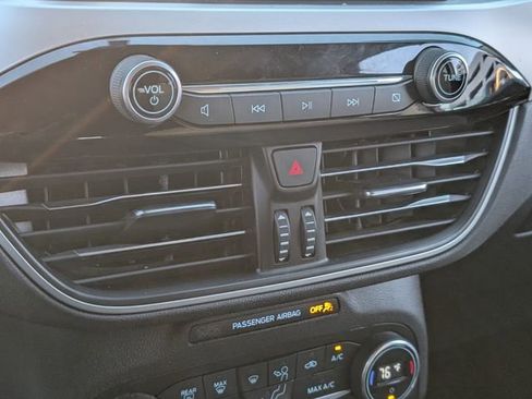 Used 2020 Ford Escape SE image 21