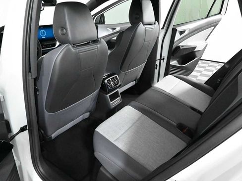 Certified 2023 Volkswagen ID.4 Pro RWD image 13