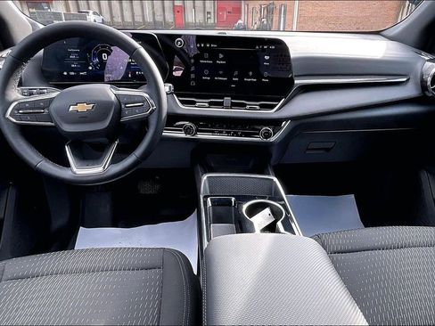 Used 2025 Chevrolet Equinox LT image 14