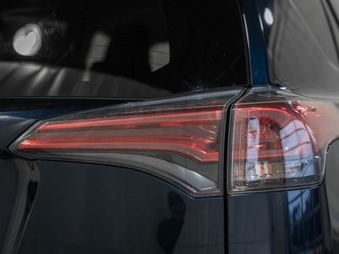 Used 2017 Toyota RAV4 LE image 6