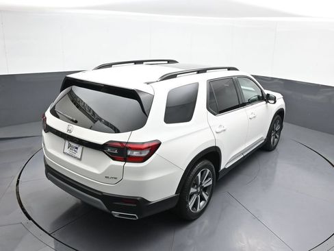 Certified 2025 Honda Pilot Elite image 41