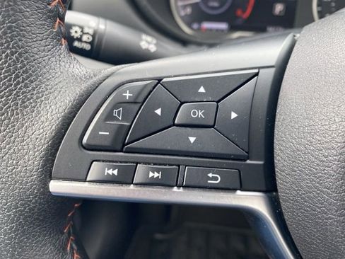 Used 2024 Nissan Versa SR image 27