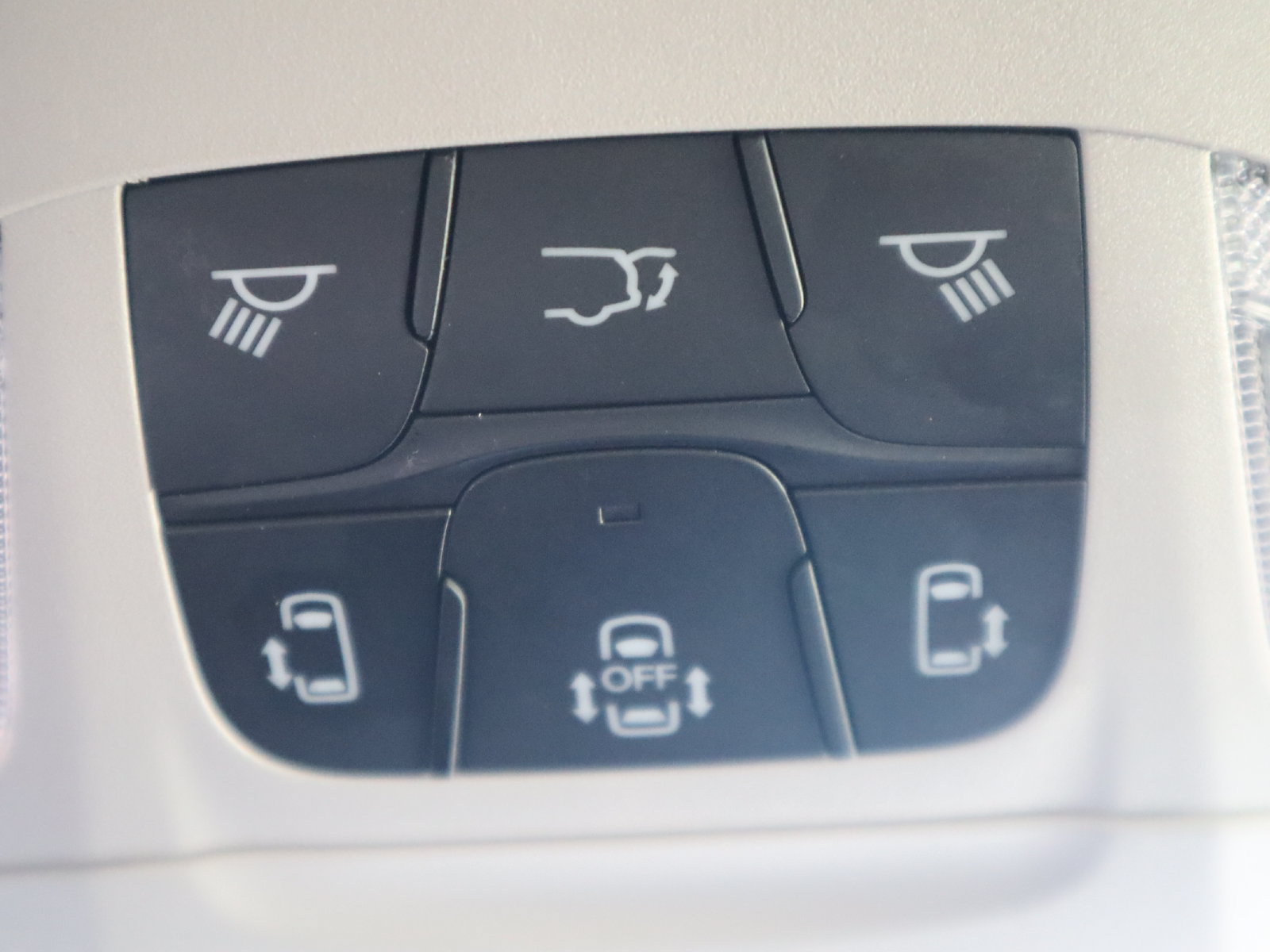 Used 2024 Chrysler Voyager LX FWD image 42