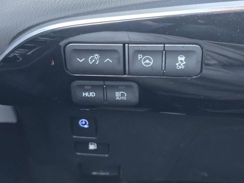 Used 2017 Toyota Prius Prime Plus image 11