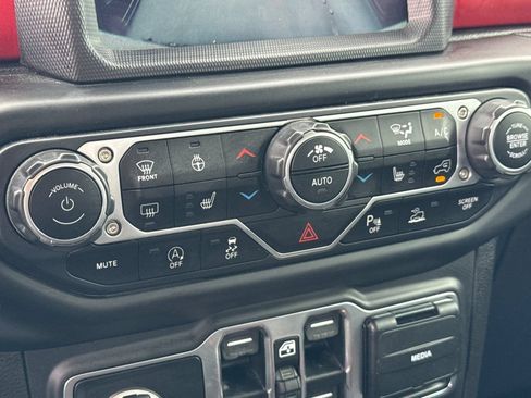 Used 2020 Jeep Gladiator Rubicon AWD/4WD image 21