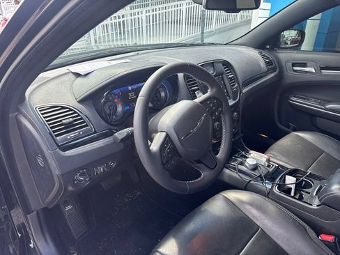 Used 2022 Chrysler 300 S w/ Comfort Group RWD image 11