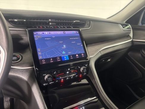 Certified 2023 Jeep Grand Cherokee Limited image 18