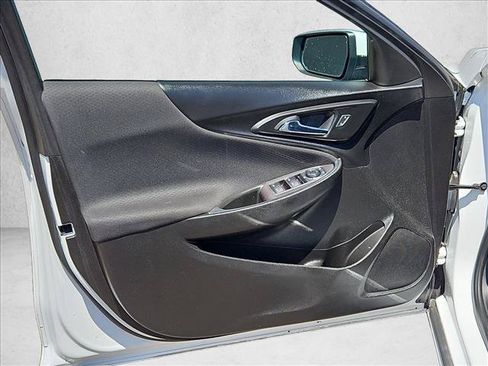 Used 2022 Chevrolet Malibu LT FWD image 11