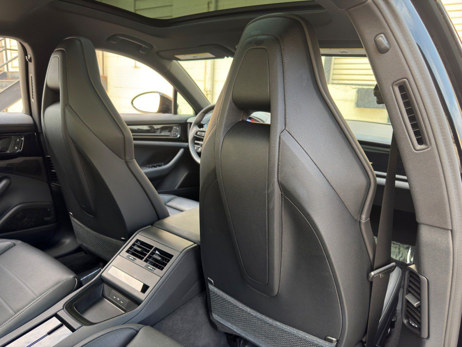 Used 2025 Porsche Panamera 4S AWD/4WD image 39