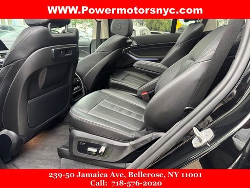 Used 2022 BMW X7 xDrive40i w/ Premium Package AWD/4WD image 23