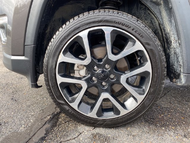 Used 2018 Jeep Compass Limited w/ Navigation Group AWD/4WD image 24