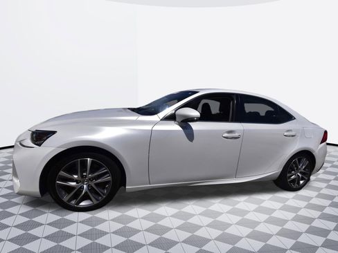 Used 2019 Lexus IS 300 RWD image 4