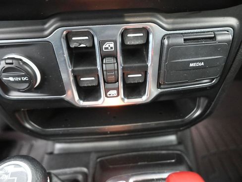 Used 2021 Jeep Wrangler Unlimited Sport AWD/4WD image 31