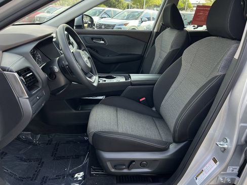 Certified 2023 Nissan Rogue SV FWD image 18