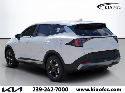 New 2026 Kia Sportage LX w/ LX Convenience Package FWD image 4