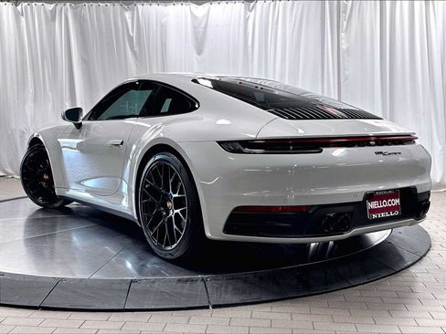 Used 2021 Porsche 911 Carrera RWD image 3