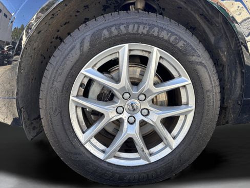 Used 2018 Volvo XC60 T5 Momentum w/ Protection Package Premier image 6