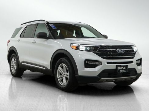 Used 2024 Ford Explorer XLT image 7