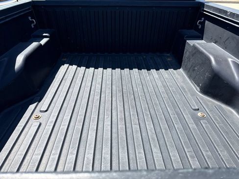 Used 2021 Toyota Tacoma SR5 RWD image 11