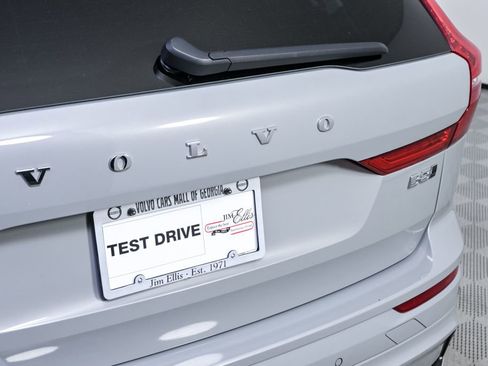 Used 2025 Volvo XC60 B5 Core AWD/4WD image 37
