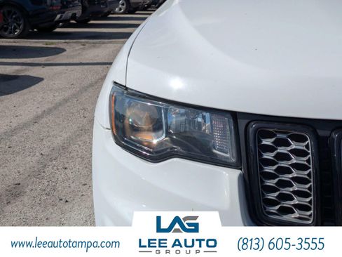 Used 2018 Jeep Grand Cherokee Altitude RWD image 9