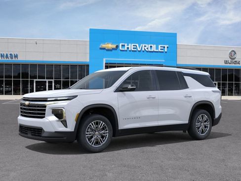 New 2026 Chevrolet Traverse LT w/ Driver Confidence Package FWD image 2