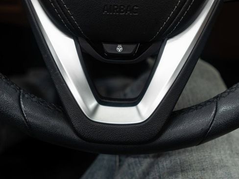 Used 2023 BMW 530e xDrive w/ Premium Package image 22