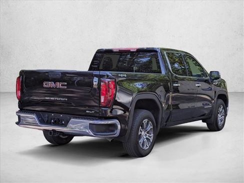 Used 2025 GMC Sierra 1500 SLT image 5