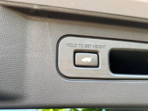 Used 2023 Honda Pilot Elite image 22