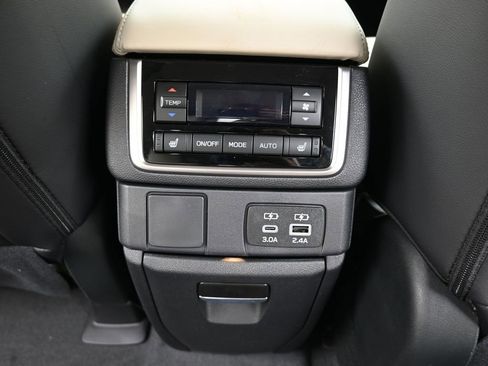New 2026 Subaru Ascent Limited image 17