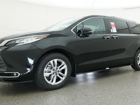 New 2026 Toyota Sienna Limited image 22