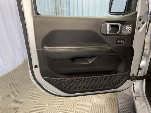 Used 2024 Jeep Wrangler Sahara w/ Technology Group image 10