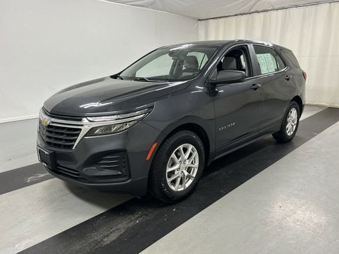 Used 2022 Chevrolet Equinox LS image 6