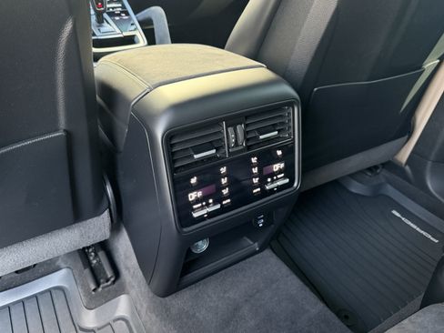 Certified 2023 Porsche Cayenne Turbo GT AWD/4WD image 31