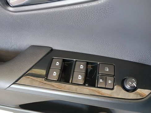 Used 2017 Toyota Prius Three w/ Advanced Technology Package FWD image 37