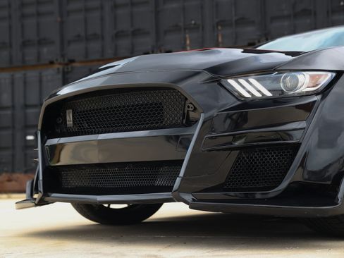 Used 2016 Ford Mustang Shelby GT350 w/ Technology Package RWD image 33